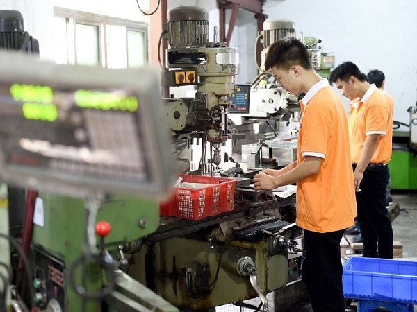 注塑模具制作過程中用熱流道的兩個(gè)方面的作用
